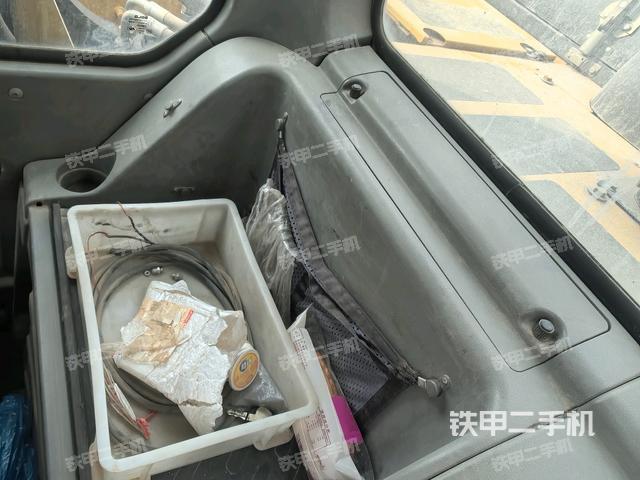 座椅后部（駕駛室部分）