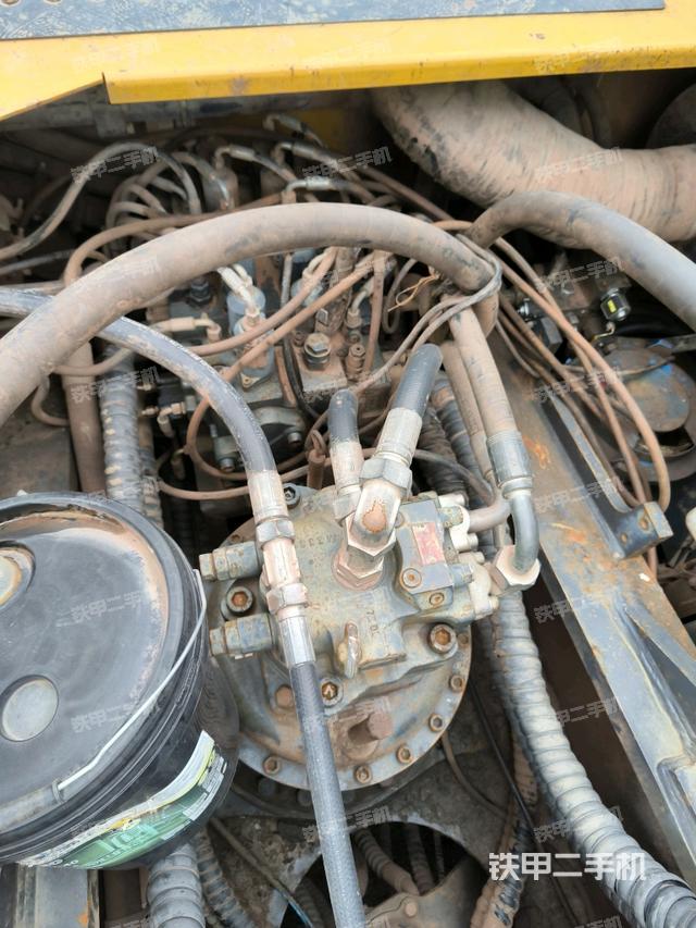 回轉(zhuǎn)馬達(dá)（上車部件）