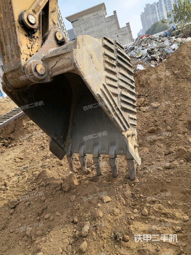 鏟斗右后整體（工作和回轉(zhuǎn)裝置）