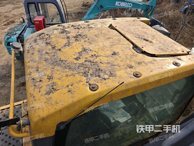 駕駛室頂部（整機(jī)外觀）