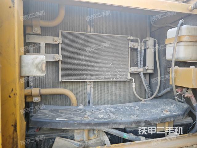 散熱器正面（大件艙室）