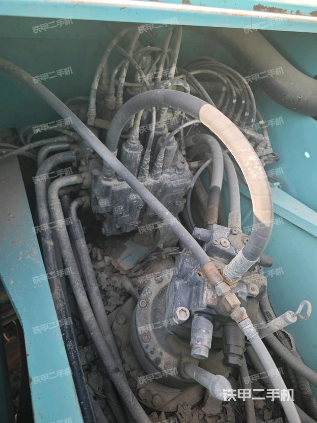 回轉(zhuǎn)馬達(dá)（上車部件）