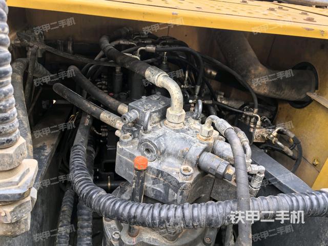 發(fā)動(dòng)機(jī)室（上車部件）