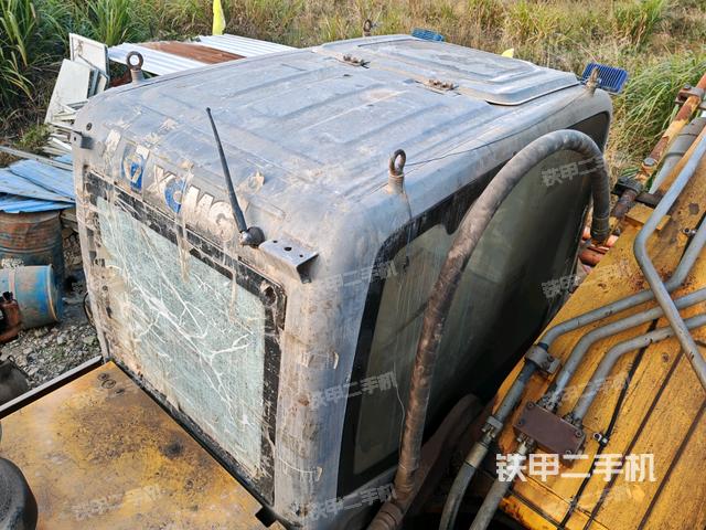 駕駛室頂部俯視（上車部件）