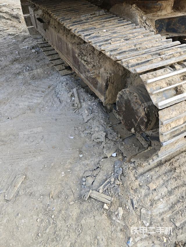 左側(cè)履帶整體?（行走機(jī)構(gòu)）