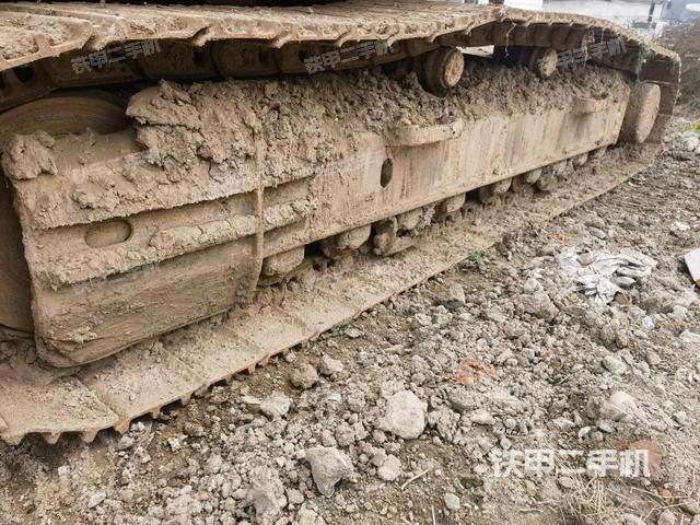 右側(cè)履帶整體(行走機(jī)構(gòu)) 右側(cè)履帶整體(行走機(jī)構(gòu))