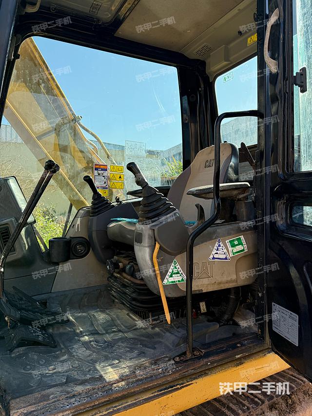 驾驶室整体（整机外观）