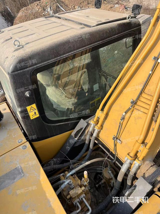 駕駛室頂部（整機(jī)外觀）