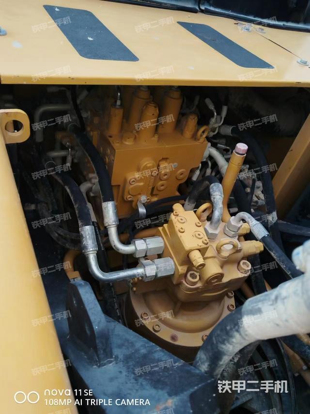 回轉(zhuǎn)馬達(dá)和主控閥（整機外觀）