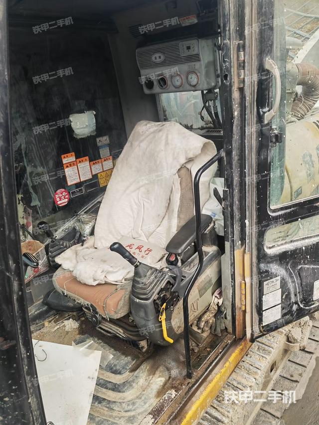 驾驶室整体（整机外观）