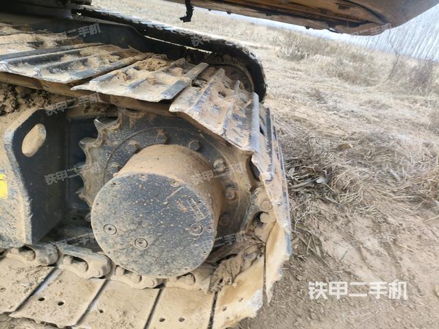 右驅(qū)動輪（行走機構(gòu)）