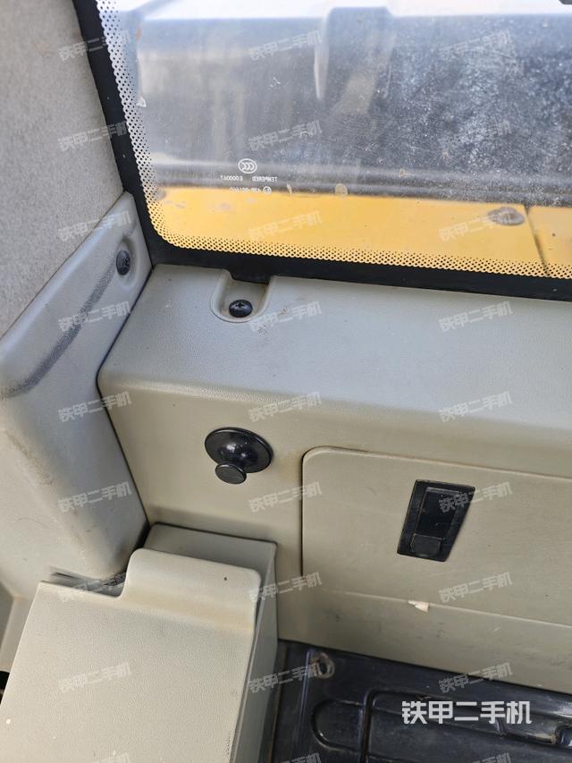 后窗玻璃角標(biāo)（駕駛室部分）