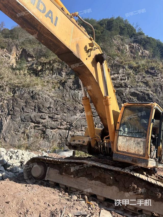 大臂油缸整體?豎拍（工作和回轉(zhuǎn)裝置）