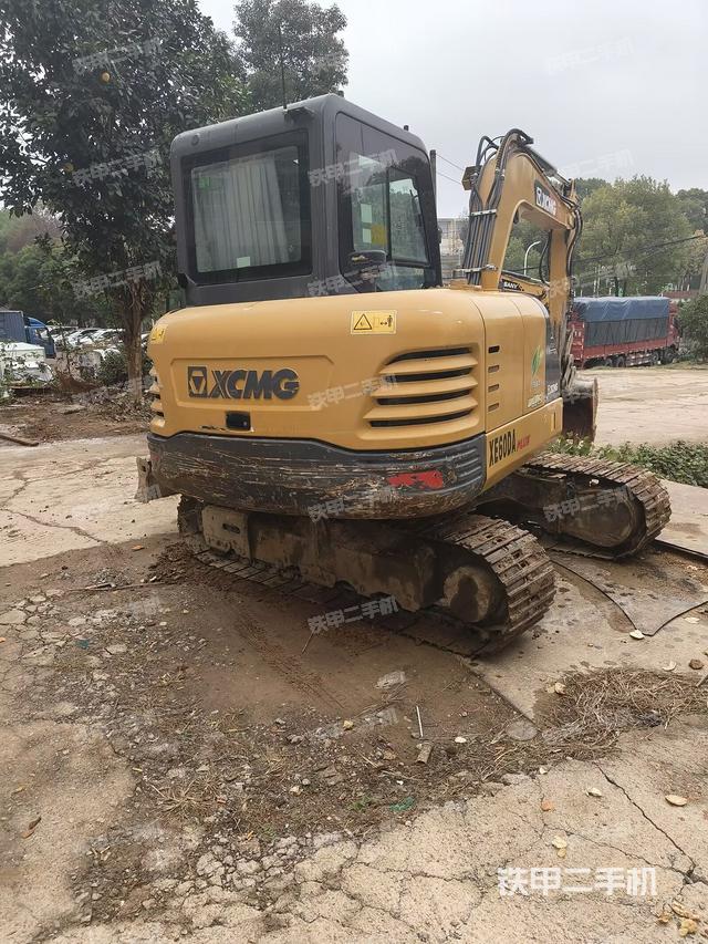 駕駛室頂部（整機(jī)外觀）