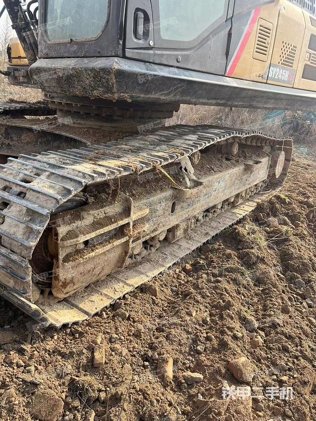 單側(cè)履帶整體（整機(jī)外觀）