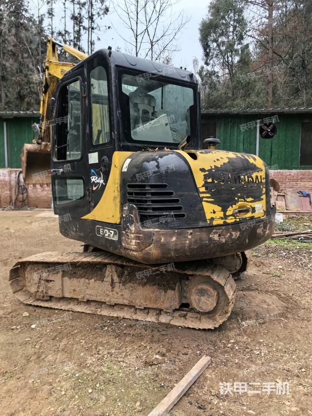 左后45(整機(jī)外觀) 左后45(整機(jī)外觀)