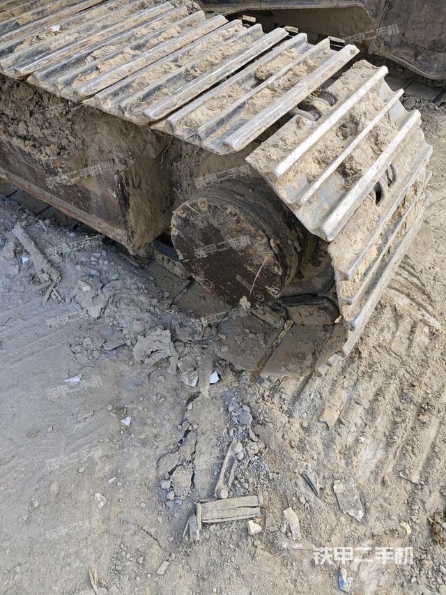 左驅(qū)動(dòng)輪（行走機(jī)構(gòu)）