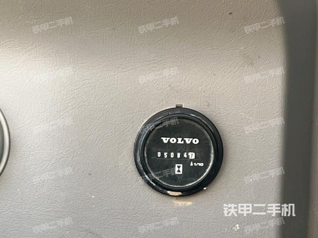 駕駛室整體（整機外觀）