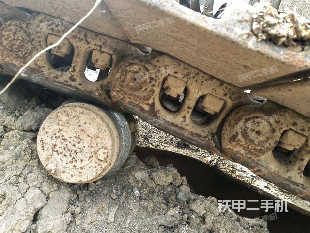 右側(cè)履帶整體(行走機構(gòu)) 右側(cè)履帶整體(行走機構(gòu))