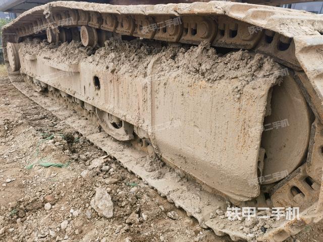 右側(cè)履帶整體(行走機構(gòu)) 右側(cè)履帶整體(行走機構(gòu))