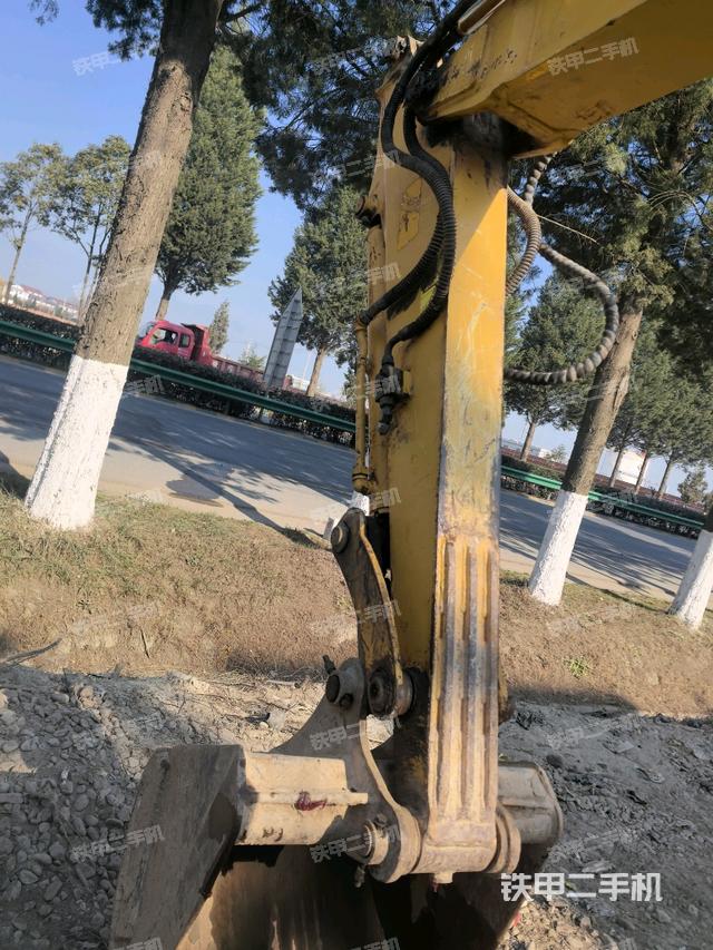 小臂整體右前(工作和回轉裝置) 小臂整體右前(工作和回轉裝置)