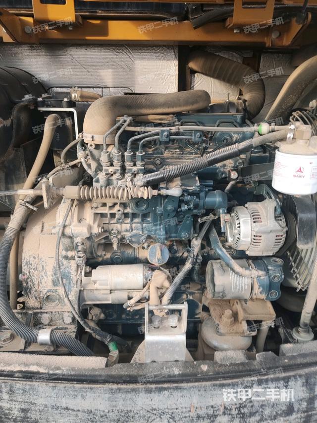 發(fā)動(dòng)機(jī)室（上車部件）