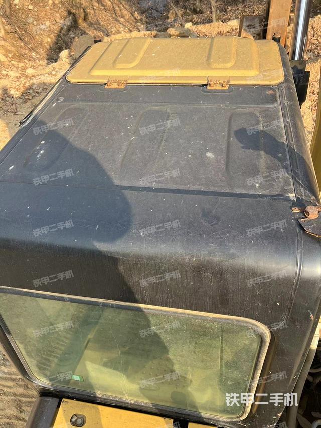 駕駛室頂部（整機(jī)外觀）