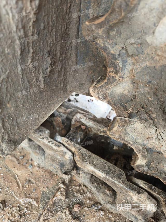 單側(cè)履帶整體（整機(jī)外觀）