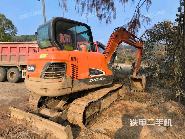 整機(jī)右后45°(整機(jī)外觀) 整機(jī)右后45°(整機(jī)外觀)