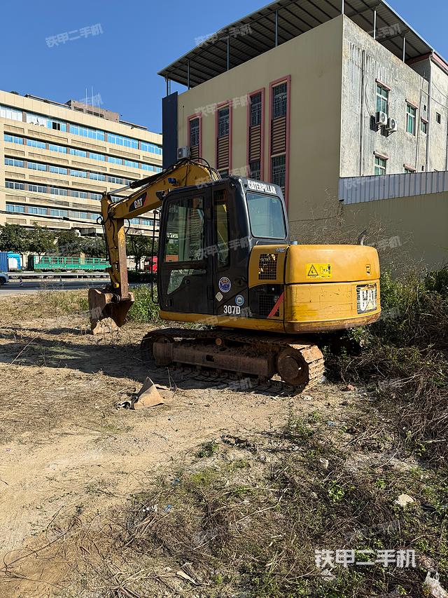 驾驶室顶部（整机外观）