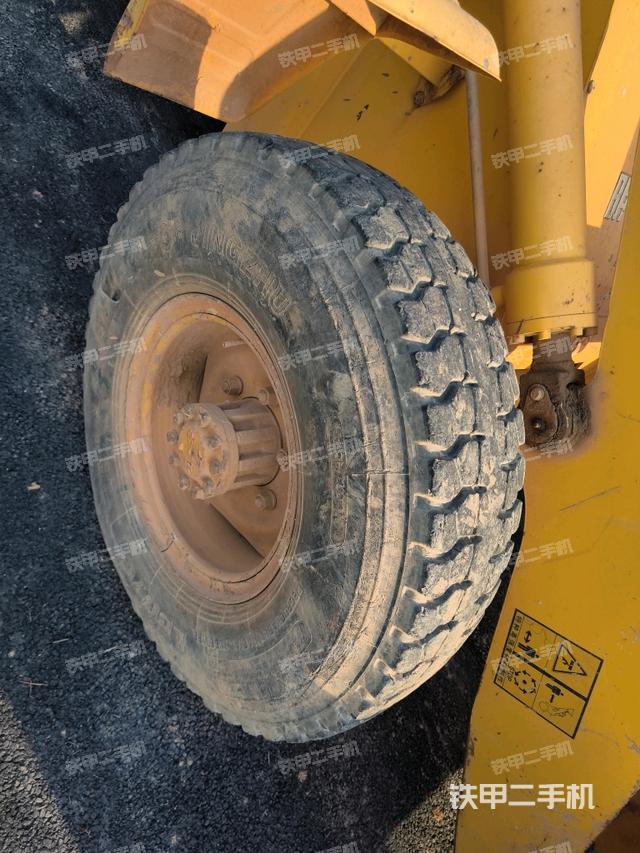 右前輪（行走機構(gòu)）