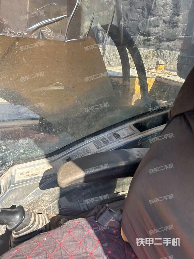 后窗玻璃角標(biāo)（駕駛室部分）