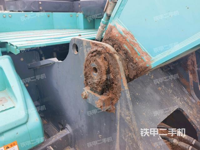 大臂根部?斜視(工作和回轉(zhuǎn)裝置) 大臂根部?斜視(工作和回轉(zhuǎn)裝置)