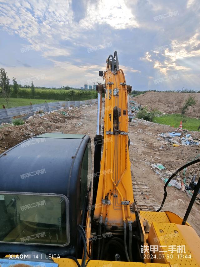 駕駛室頂部（整機(jī)外觀）