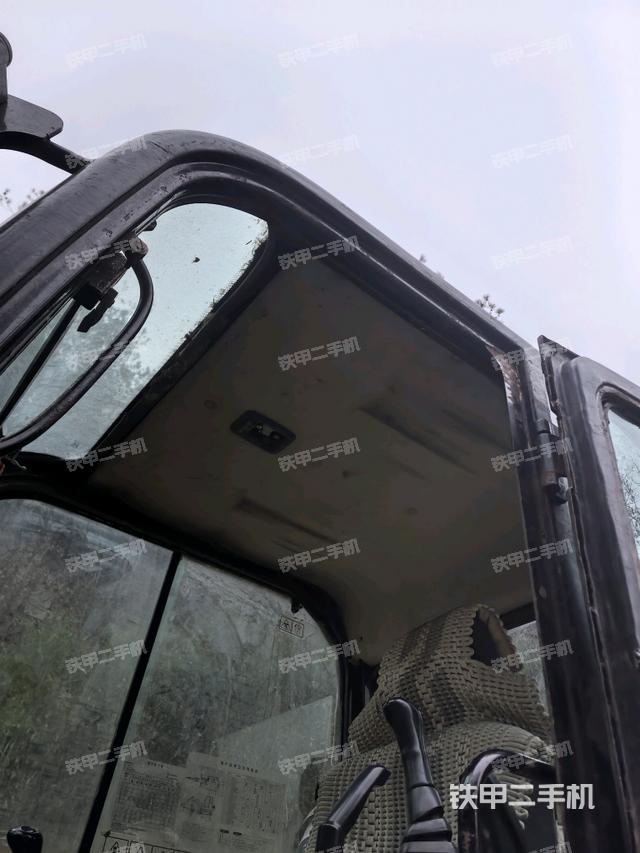 頂棚整體(駕駛室部分) 頂棚整體(駕駛室部分)