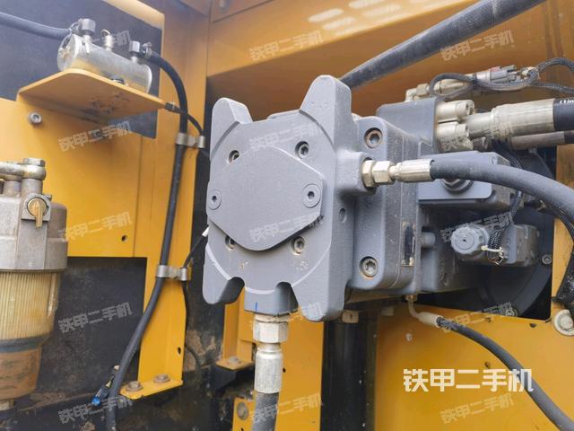液壓泵斜45?左(大件艙室) 液壓泵斜45?左(大件艙室)