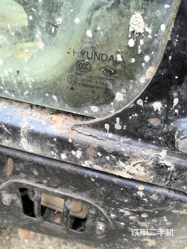 后窗玻璃角標(biāo)(駕駛室部分) 后窗玻璃角標(biāo)(駕駛室部分)