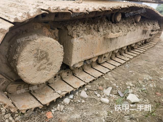 左側(cè)履帶整體?(行走機(jī)構(gòu)) 左側(cè)履帶整體?(行走機(jī)構(gòu))