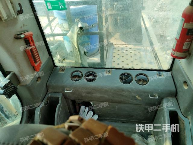 座椅后部(駕駛室部分) 座椅后部(駕駛室部分)