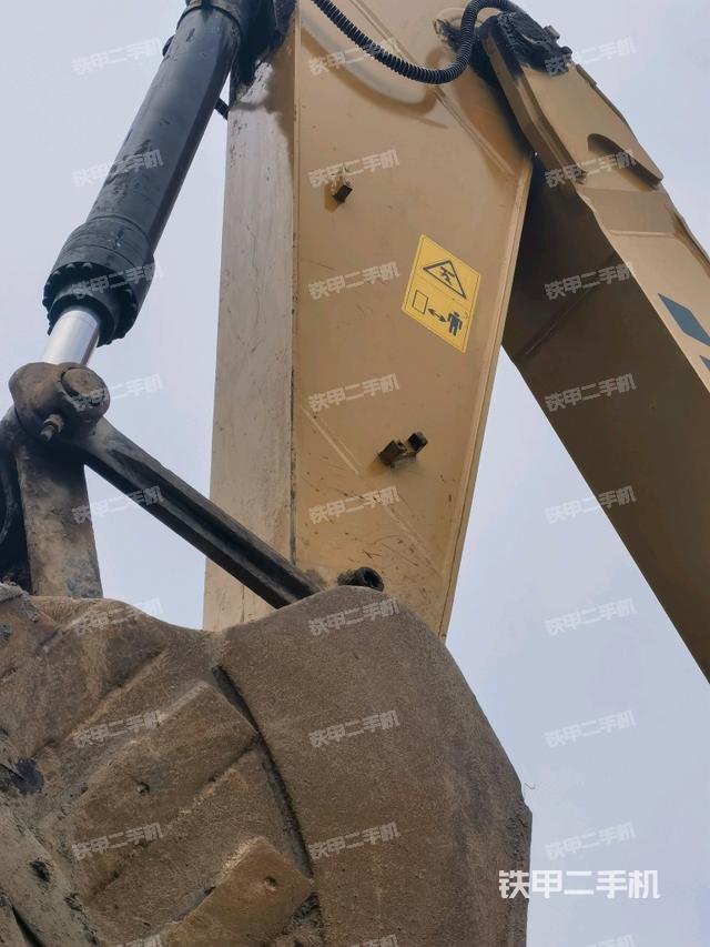 大臂整體?右側(cè)(工作和回轉(zhuǎn)裝置) 大臂整體?右側(cè)(工作和回轉(zhuǎn)裝置)