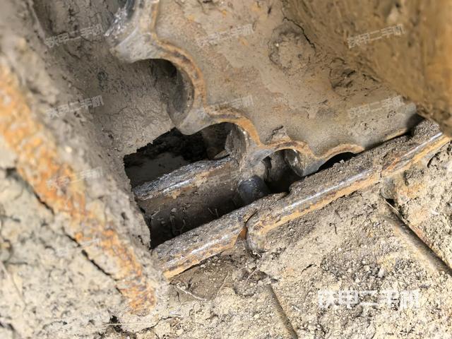 左側(cè)行走馬達(dá)蓋板(行走機(jī)構(gòu)) 左側(cè)行走馬達(dá)蓋板(行走機(jī)構(gòu))