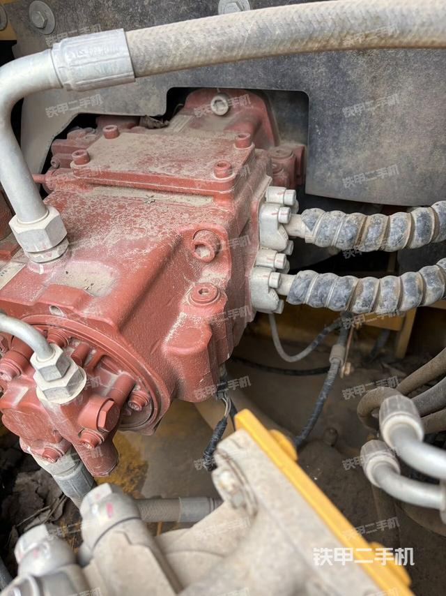 液壓泵斜45?左（大件艙室）