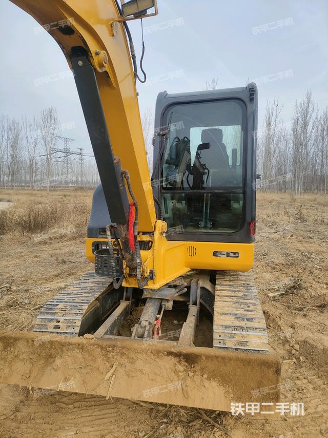 大臂根部?斜（工作和回轉(zhuǎn)裝置）