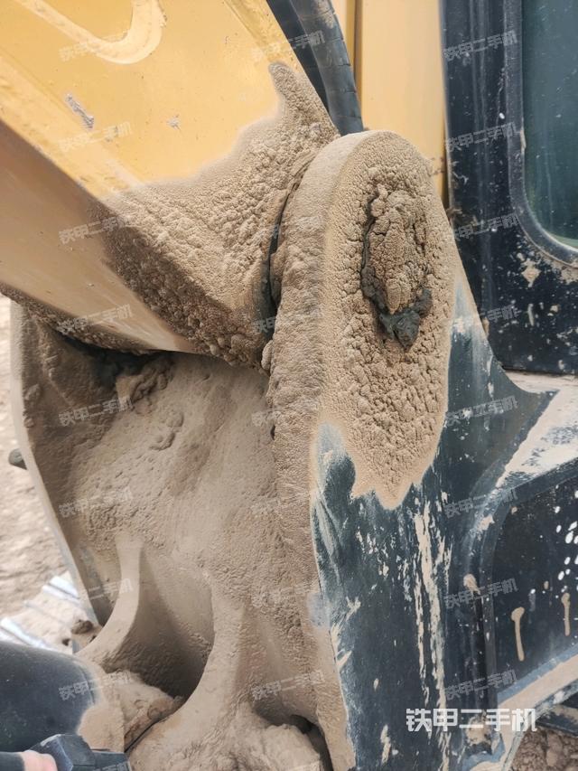 大臂根部?斜（工作和回轉(zhuǎn)裝置）