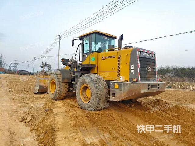 駕駛室工作臺(整機外觀及大件) 駕駛室工作臺(整機外觀及大件)