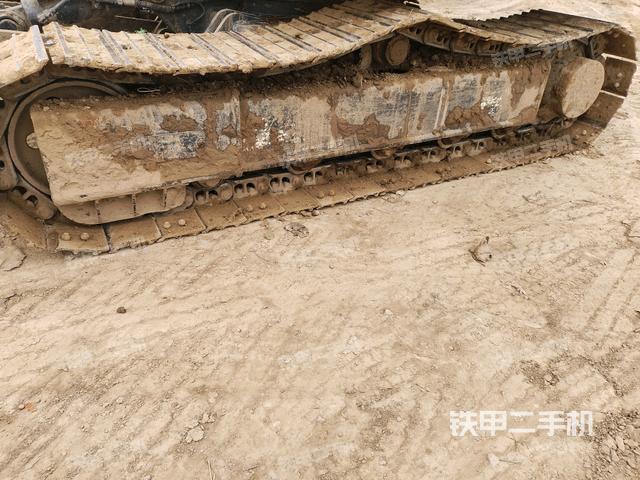 左側(cè)履帶整體?(行走機(jī)構(gòu)) 左側(cè)履帶整體?(行走機(jī)構(gòu))