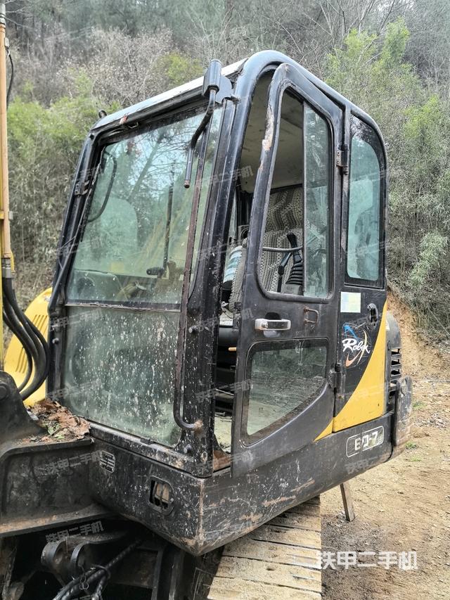 ?駕駛室正側(cè)(駕駛室部分) ?駕駛室正側(cè)(駕駛室部分)