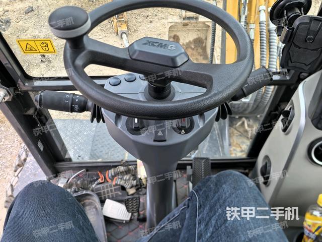 ?駕駛室正側(cè)(駕駛室部分) ?駕駛室正側(cè)(駕駛室部分)