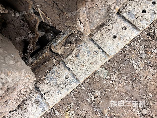 單側履帶整體(整機外觀) 單側履帶整體(整機外觀)