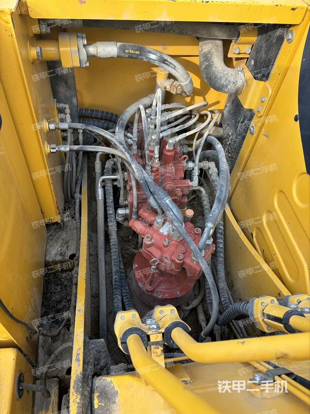 回轉(zhuǎn)馬達(dá)（上車部件）